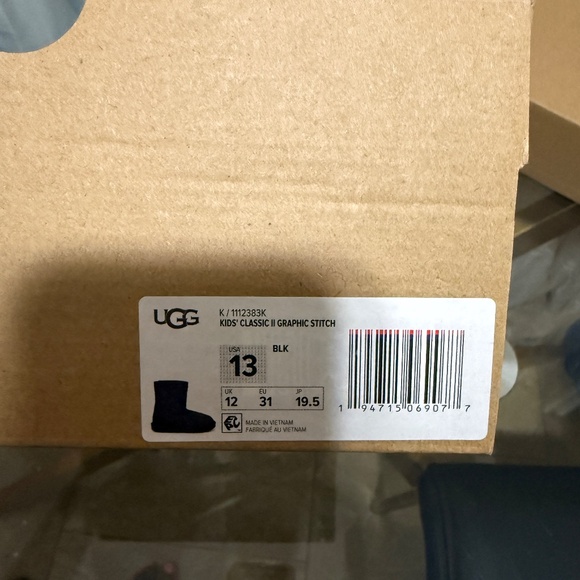 Toddler’s Classic II Graphic Stitch - Picture 2 of 4